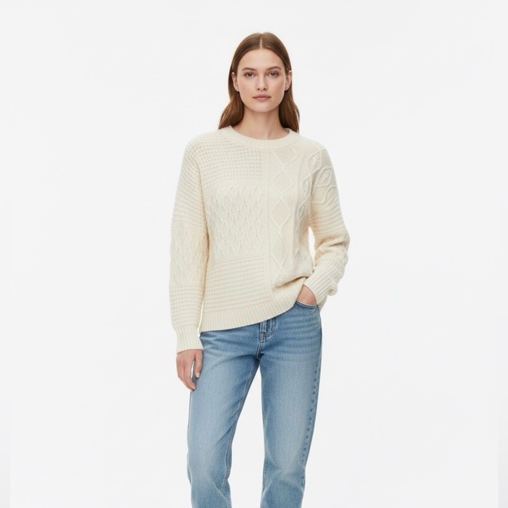 Time and Tru Off-White Knit Pullover